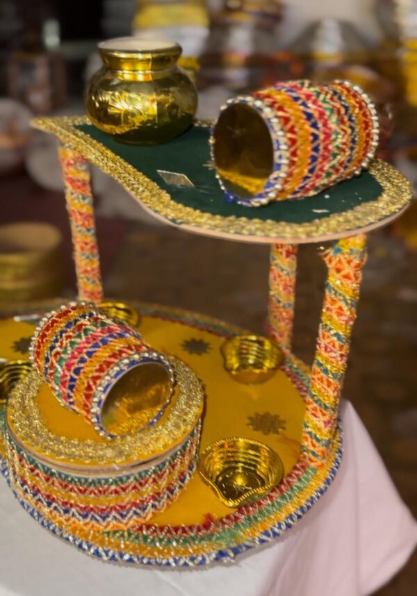 Mehndi Thaal Dhool Shape Decor